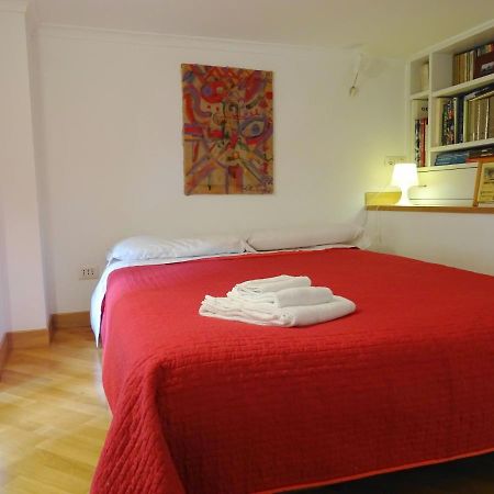Mezzocannone Holiday House Napoli Esterno foto