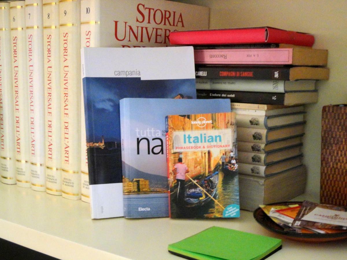 Mezzocannone Holiday House Napoli Esterno foto