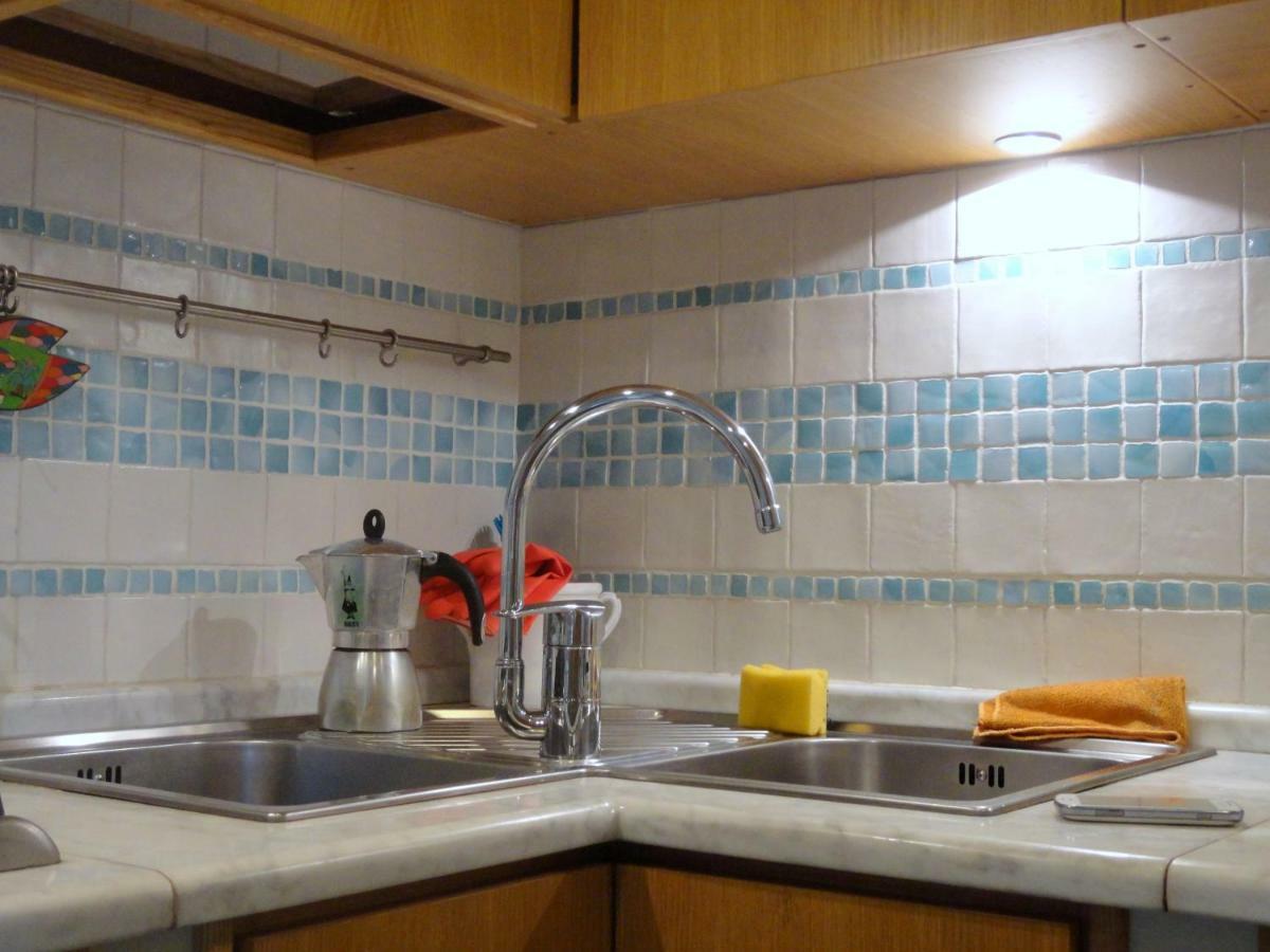 Mezzocannone Holiday House Napoli Esterno foto