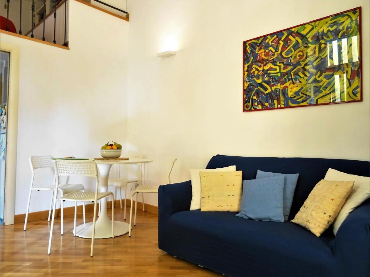 Mezzocannone Holiday House Napoli Esterno foto