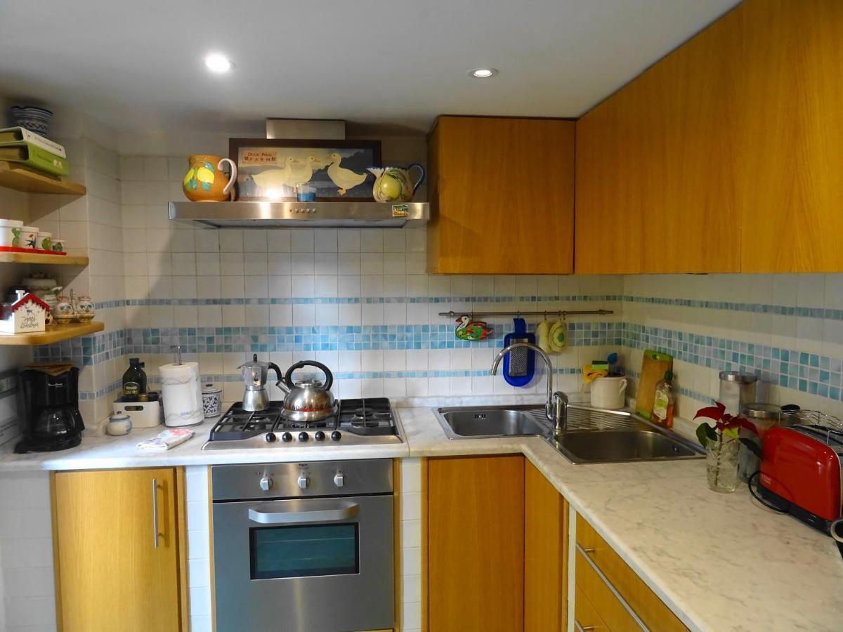 Mezzocannone Holiday House Napoli Esterno foto