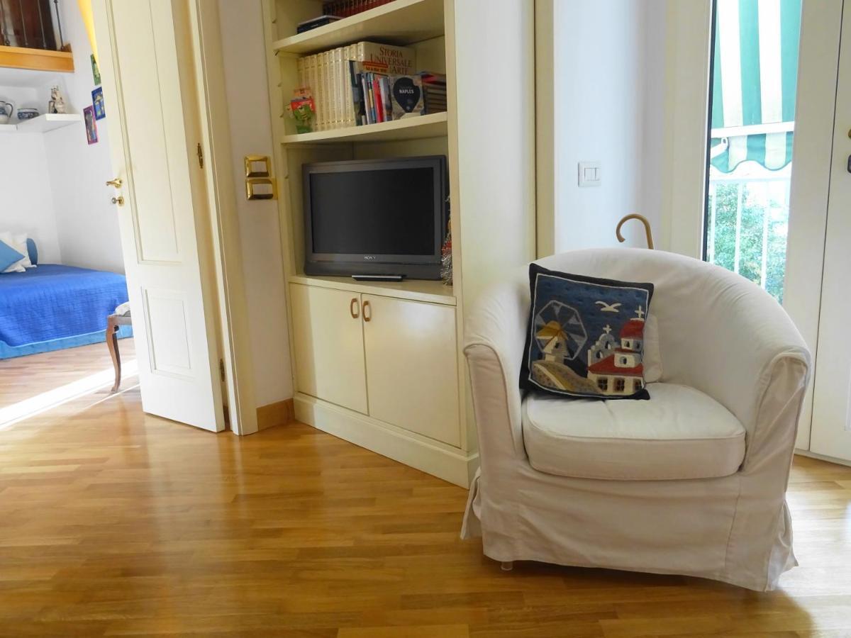 Mezzocannone Holiday House Napoli Esterno foto